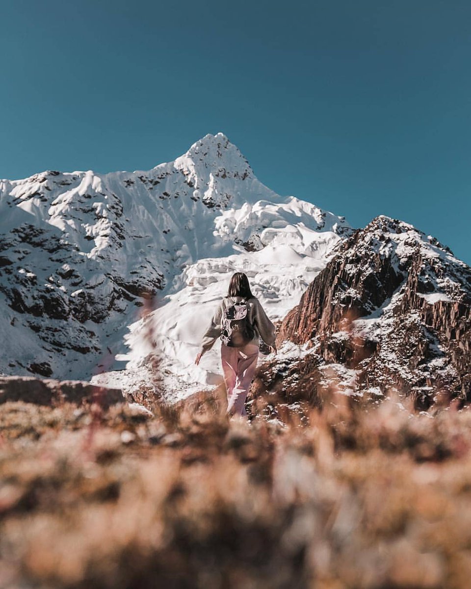 Today marks the 47th anniversary of Huascaran National Park! 🗻🇵🇪 
Declared a Natural World Heritage Site and Biosphere Reserve by UNESCO, this natural paradise is home to the highest snow-capped mountain in Peru, the majestic Huascaran.

📸 tatianalinan 

#MarcaPerú