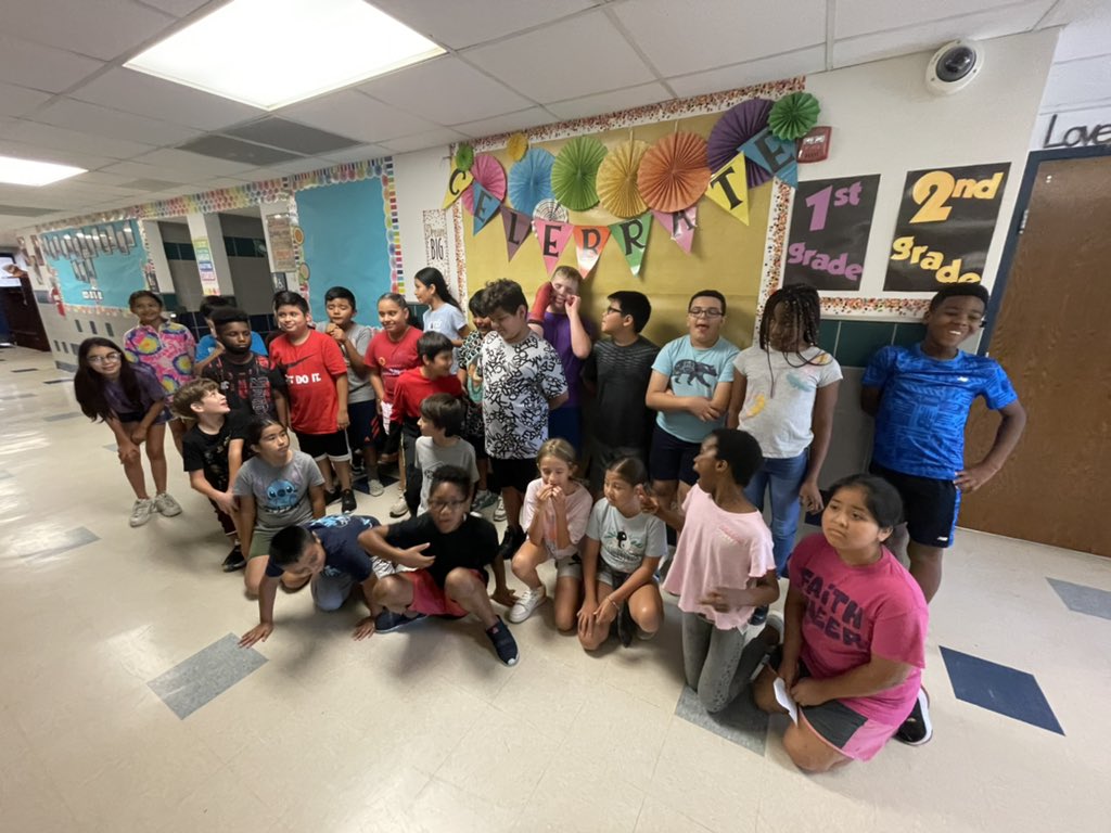 DreamCampGCISD's tweet photo. That’s a wrap for #DreamCamp22!! Our students made tremendous academic progress and had a BLAST doing it. So proud to serve as the principal of the BEST summer program with the BEST summer staff, students, and @APANIAGUA4 !! @GCISD #WeAreGCISD https://t.co/U1mtSNBYwO