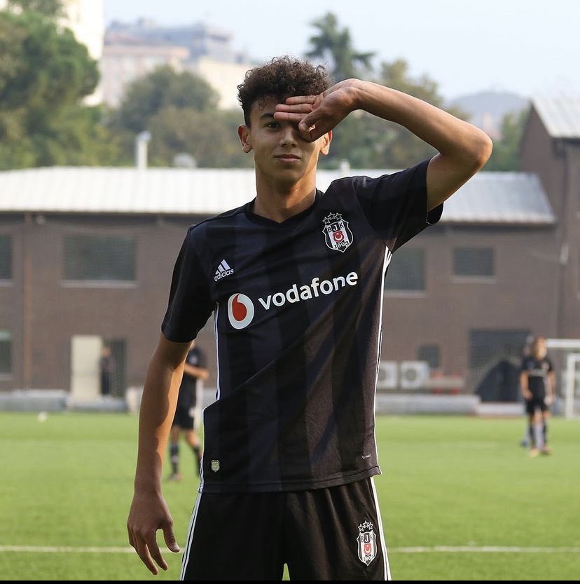 cbilgic20's tweet photo. @furkanaigle 😁👁 https://t.co/2loEWaT8c8