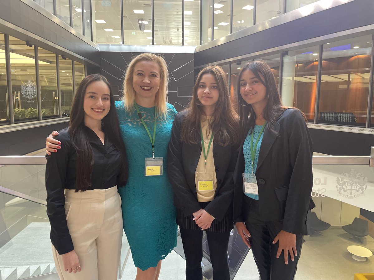 FINTECHCircle's tweet photo. 🥂🥂We attended a wonderful VIP event today, the London Stock Exchange Opening Ceremony! A real honour! Very impressive! Great to see so many familiar faces...@GPS + @LenderWizeHQ . Many thanks to @FintechWeekLDN for the VIP invite!
#fintech #fintechtour #Londonstockexchange https://t.co/33dznx13EQ
