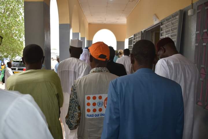 UNFPATCHAD's tweet photo. L’équipe a félicité le personnel de santé pour son engagement à sauver la vie des femmes enceintes et des nouveau-nés. Des kits ont été remis aux femmes qui ont accouché à la veille du lancement de la JMP.
@JMP2022
#MinPlan, #ProvinceHadjerLamis, #UNTchad, #UNFPAWCARO #UNFPATchad https://t.co/U1njybQcIk