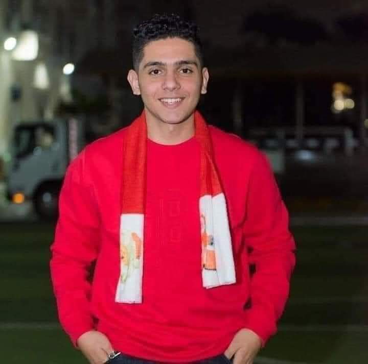 شاب مكافح بيساعد نفسه و اهله ف سنه تانيه تجاره انجلش مركز السنبلاوين اتقتل و اترمى ف الترعه و اتسرق التوكتوك اللي شغال عليه و الحكومه علشان تفرج عن الجثه و اهله يستلموه يدفنوه قالولهم هنكتب انه مات غرقان ... ليه حقه يضيع 
#حق_مينا_فين