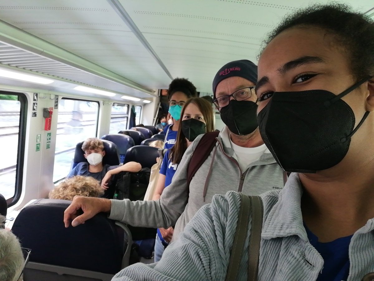 crossroad59's tweet photo. Street Racket Projekt des TC Dettingen vom WLSB in der Kategorie "Kooperationsmodelle" mit einem Anerkennungspreis ausgezeichnet. #wlsb #foerderpreise #kooperationsmodelle #streetracket #tcdettingen #kskesslingennürtingen #gluecklich #mehralssport #erstderanfang https://t.co/ku9farXaiB