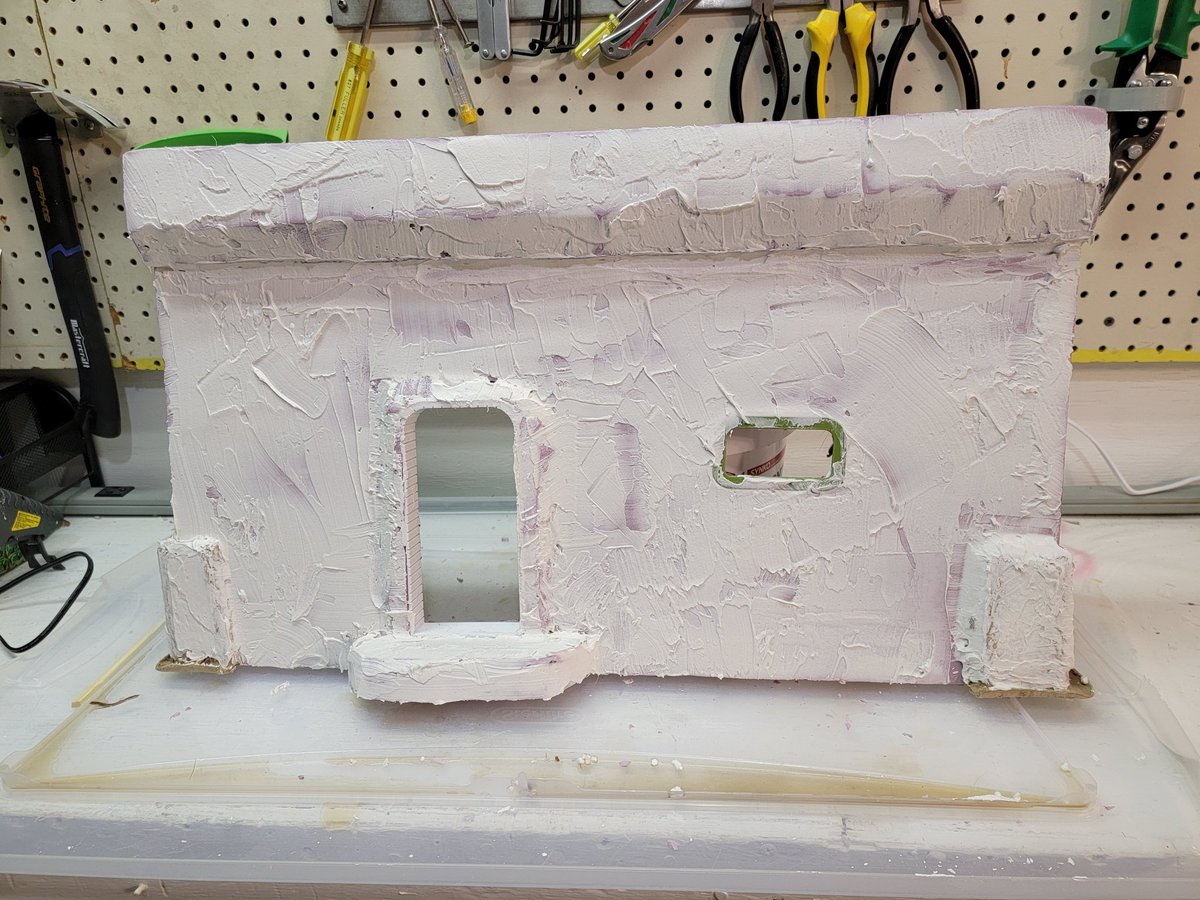 Shamaz084's tweet image. Taking a digital break to build some traditional creativeness. Really having fun with this build so far.

#artistatwork #makecoolstuff #starwars #diorama #starwarstheblackseries #tatooine
#wip #creativityftw #nerd