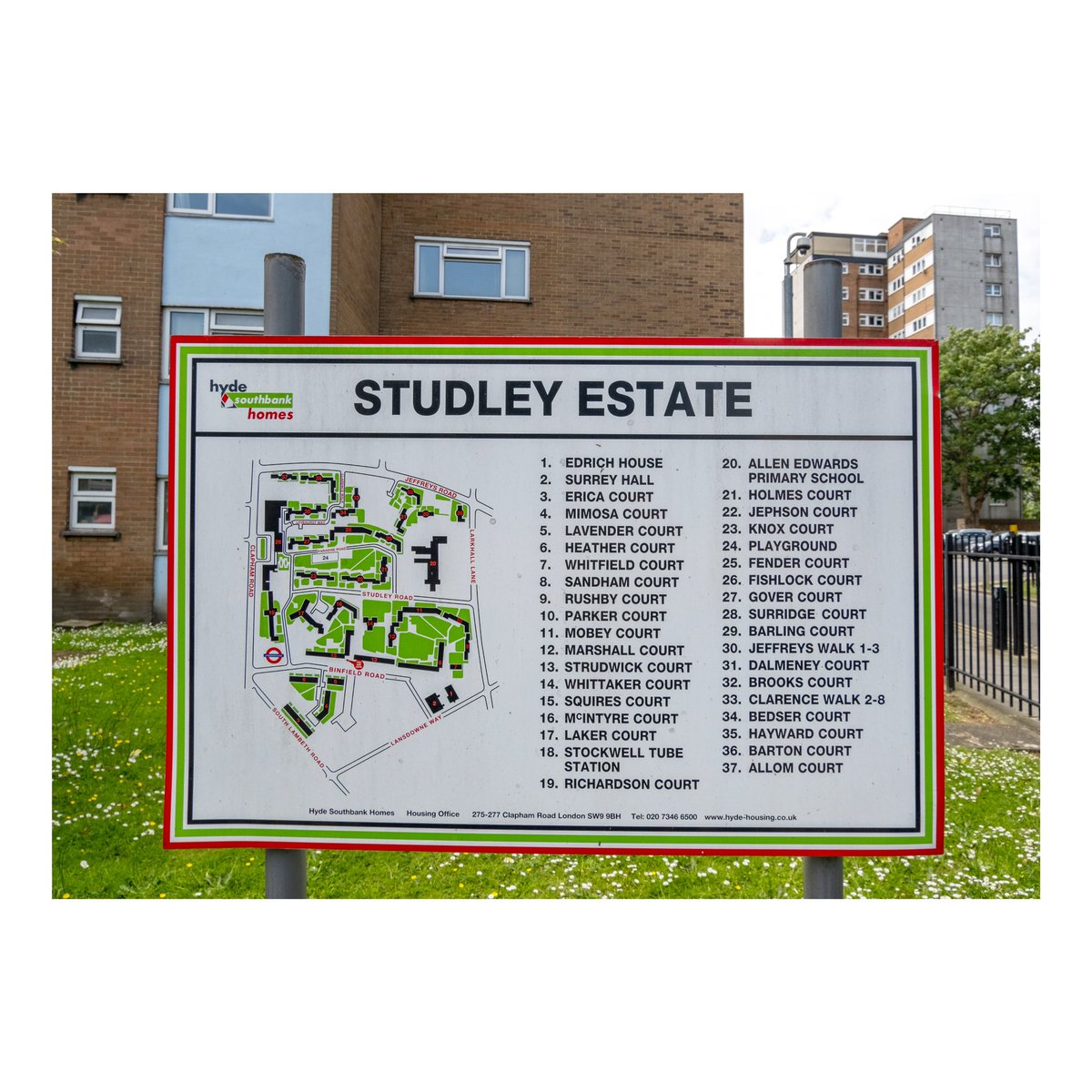 EWastelands's tweet image. More #southlondon wandering. This was taken on my walk from Battersea to Oval via #stockwell 
#exploringlondon #urbanphotography #councilestate #housingestate #walking #studleyestate