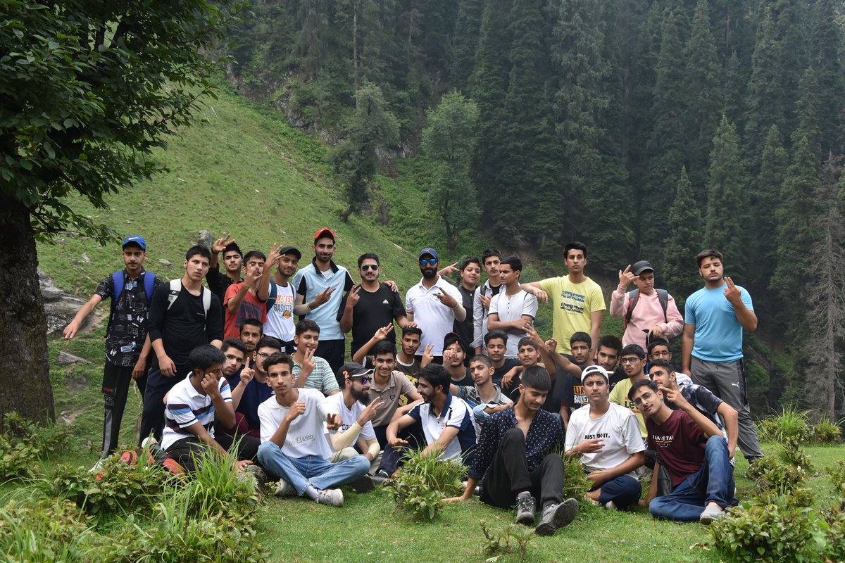 AdilHafiz15's tweet photo. Armpathri via Aru valley pahalgam
#trekking
#summer camp
#HTEI 2022 https://t.co/AatHcGMGuP