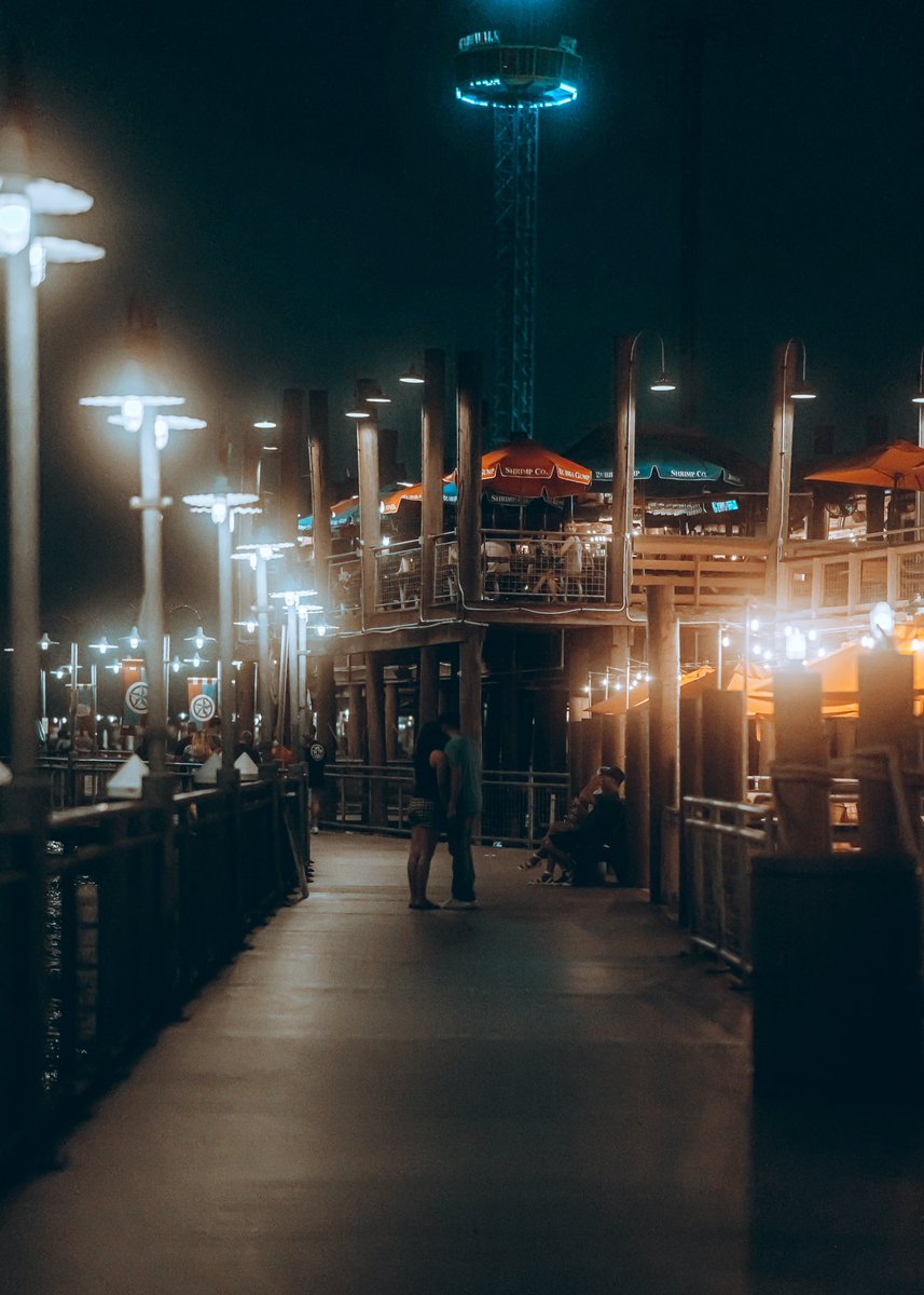 streetsrnts's tweet image. Bokeh nights 🌌📸

#bokehshots #streetphotography #nightshots