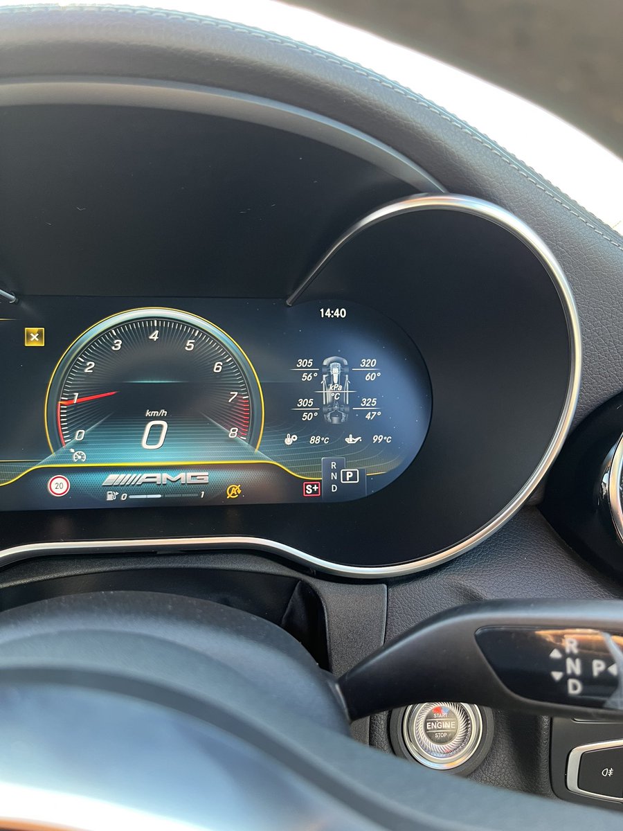 calebjschroeter's tweet photo. Abusing? Maybe. But have a look at the pressures, normally on track days in a road car I’m at 1.9 bar and let it bring itself up to 2.3-2.4 - we were running 3 bars, high heat and still having 100% confidence. Truly amazing to feel. 

@sa_continental #BlackChilli #SportContact7 https://t.co/fxxBKwtddA