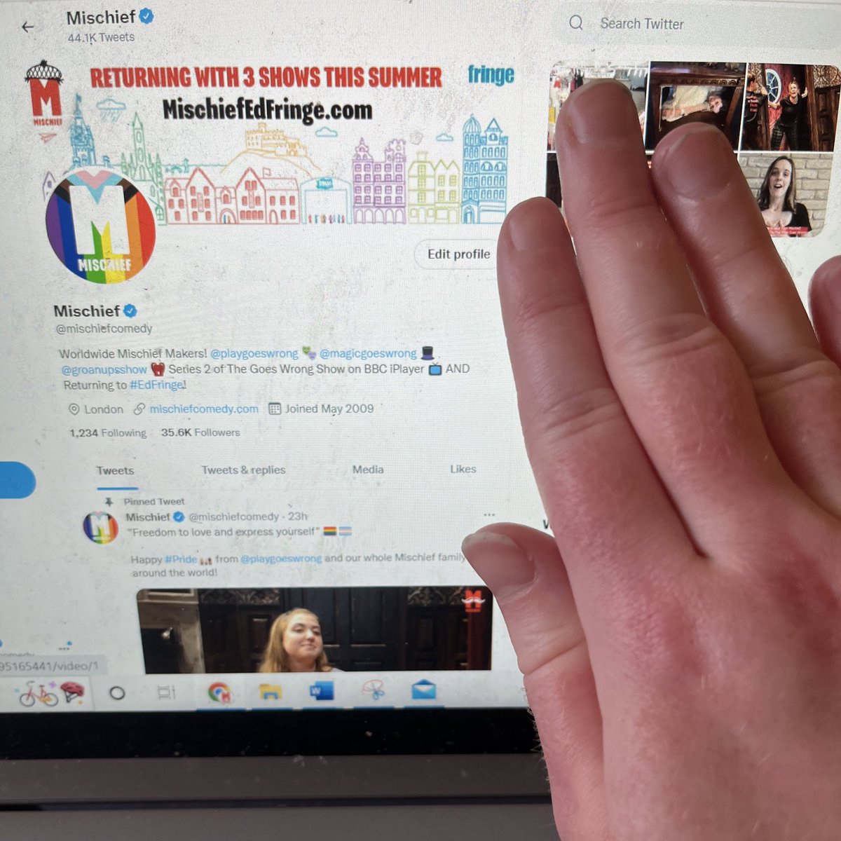 ThriftyTheatre's tweet photo. The struggle is so real when you work in social media and youβre trying to avoid spoilers on the day a season finale drops π
#HalfScreen https://t.co/9Yype7LfW1