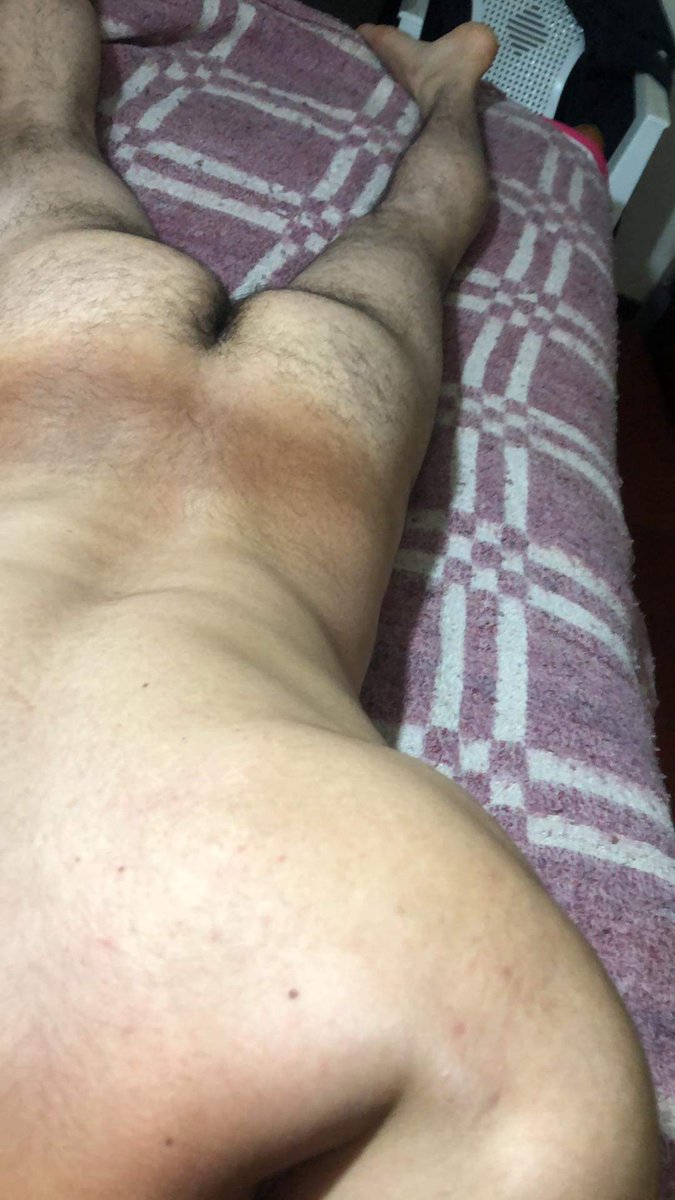 RetosHotxxx's tweet photo. Sin boxer, RT si quieres verlo de frente https://t.co/w7C8bDnual