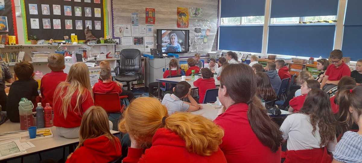 CraigfelenP's tweet photo. We had a great session with @Literacy_Trust and @Eloisejwilliams this afternoon! Thanks for organising and being amazing! #cfplit https://t.co/S0dPGDF2YZ