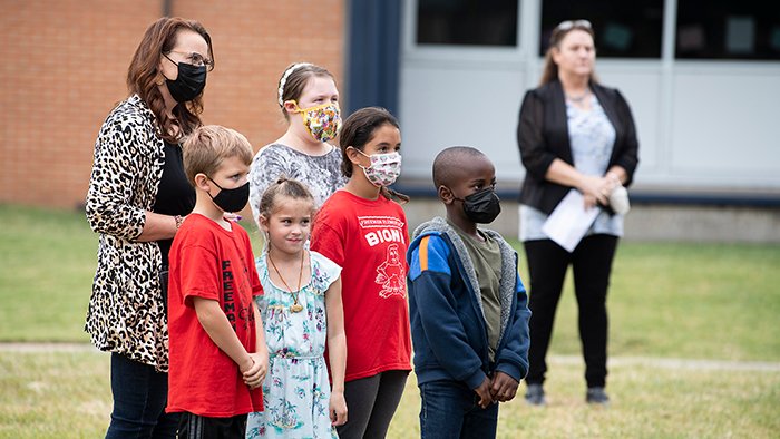 KUSM_Wichita's tweet photo. School-based health services are expanding! With resources from @USD261, @CUofAmerica, and our pediatrics and psychiatry departments, students will have increased access to mental health services starting in August: https://t.co/vObBoM1rOk #kshealth #WeDocThis https://t.co/903Ryqlh30