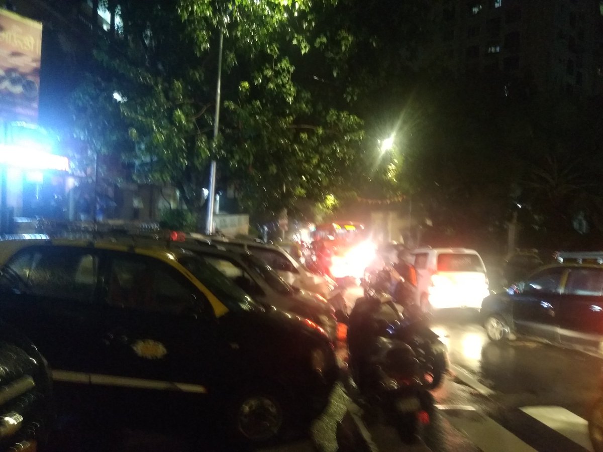 cfmagindia's tweet photo. @MTPHereToHelp Just to let you know that parking has moved from here to 100 meters to the left, where close to 100 taxis have been parked on both sides of the road including double park in the junction. Pls help! Location pin👉https://t.co/WwFXX72MXY https://t.co/jUUVsiyHME