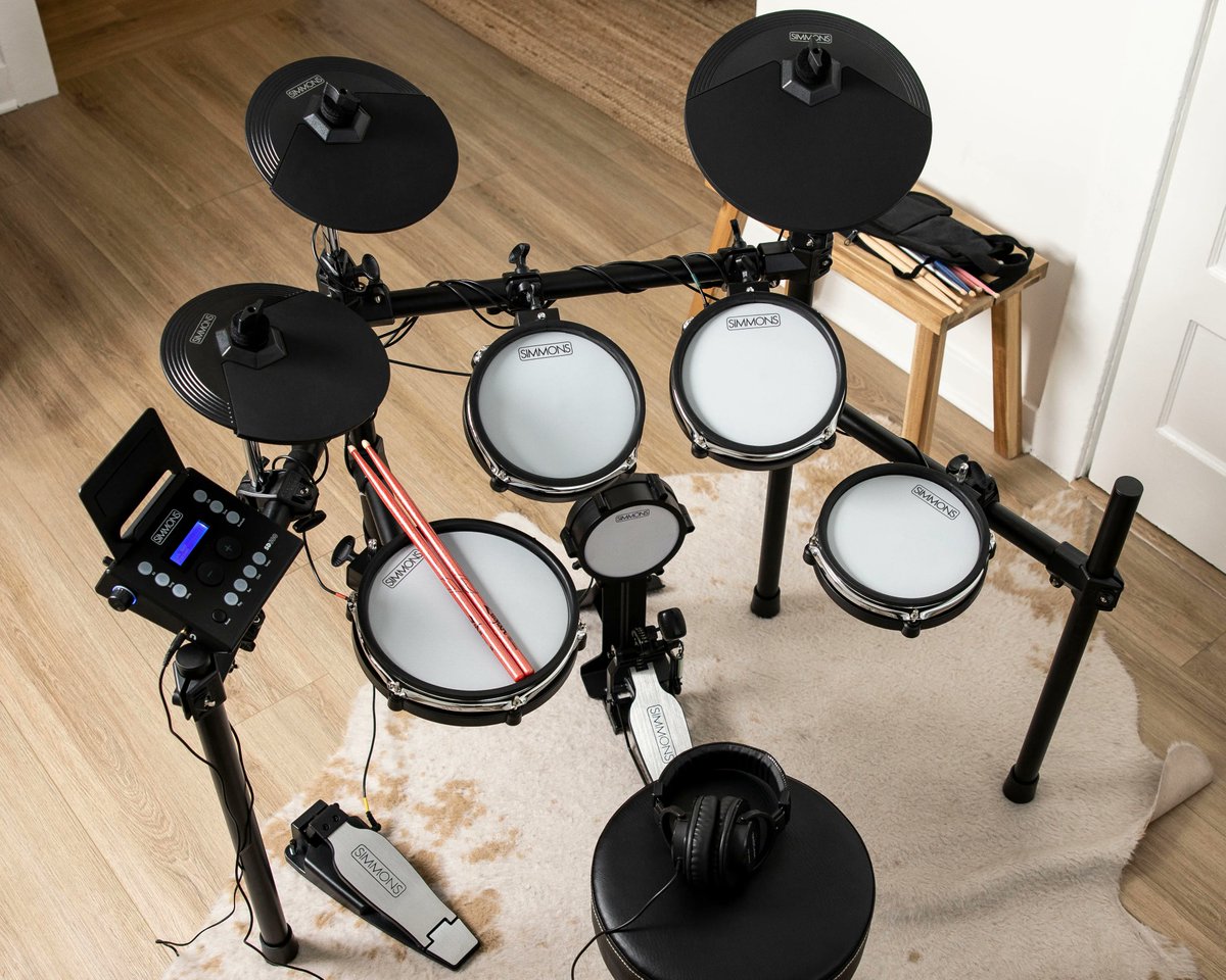 guitarcenter's tweet photo. Hit it. The @playsimmons SD600 combines the realistic feel and rebound of all mesh heads, 336 dynamic drum sounds and wireless Bluetooth MIDI to make it the ultimate practice and recording electronic kit.

Save $100 thru 7/6: https://t.co/n7JWCA936f https://t.co/Db5khPw743