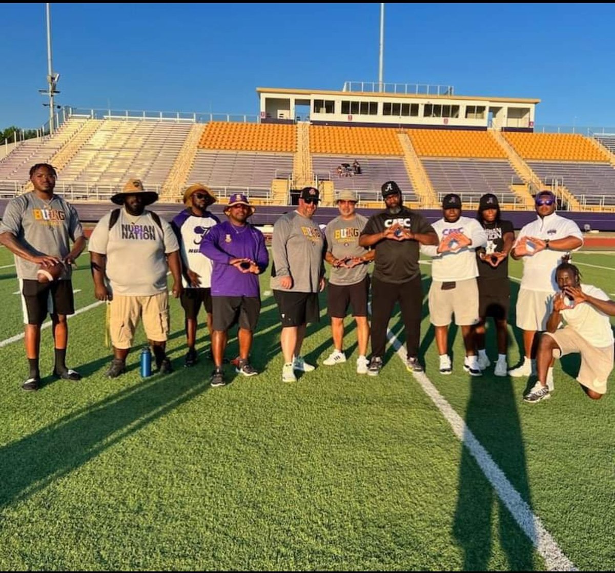 IAmLeaveil2's tweet photo. #IYKYK #TheHav #DaHav #BHav #TheFactory #TheFactory #TheDynasty #CoachLife players turned coaches. ALWAYS FAMILY https://t.co/AJVZFT4fs1