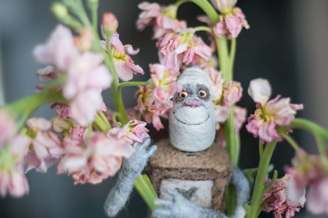 This is one of our favorite kinds of #fanart—the cuddly kind! Cheers to Tyorka for taking us into the weekend on such a sweet note. #Boxtrolls (Art by tyorka on Instagram) #FanArtFriday