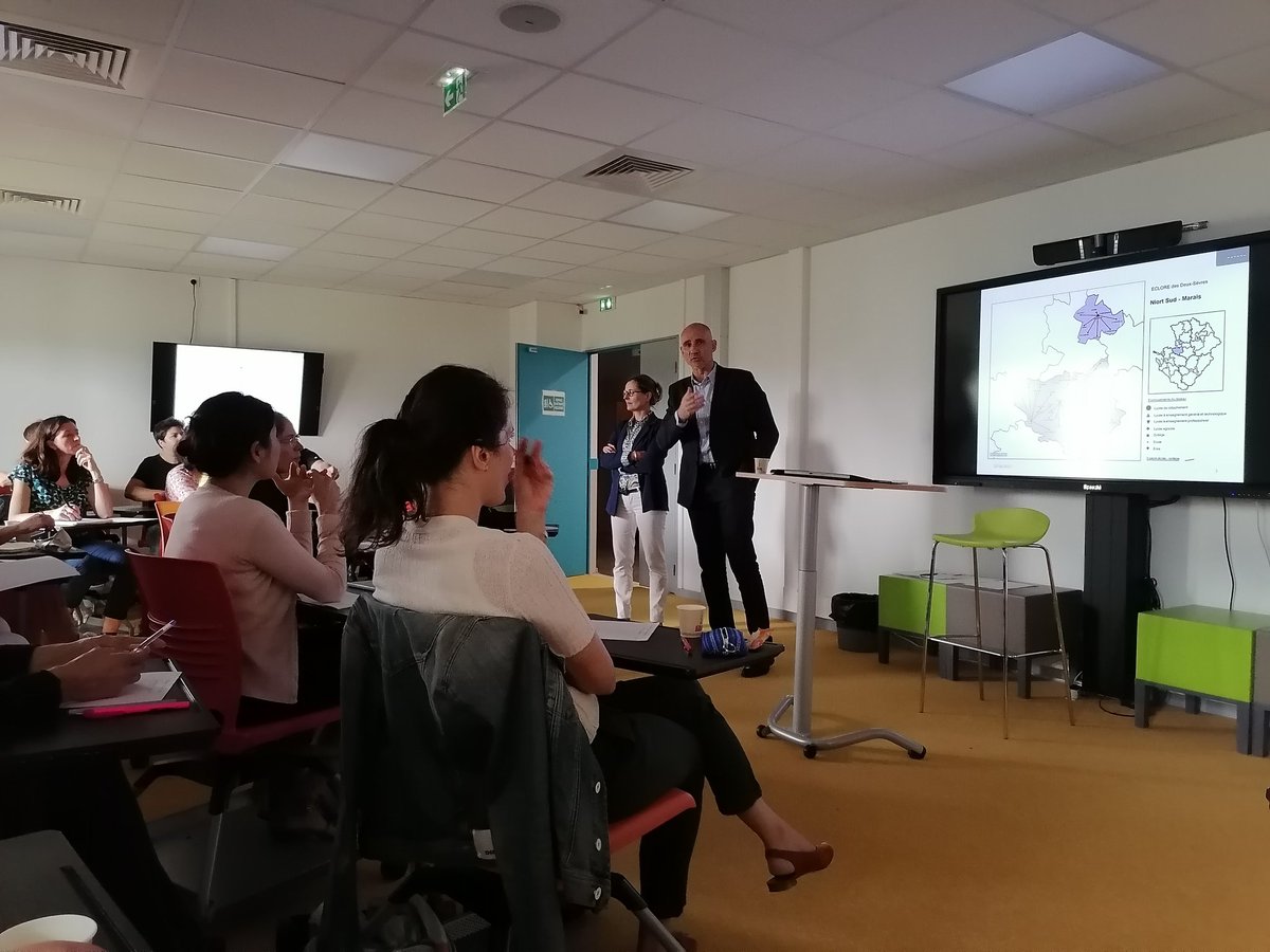 DSDEN79's tweet photo. La communauté apprenante professionnelle C. A. P. se met en place dans le réseau #Eclore @niortsudmarais
Thématique : différenciation pédagogique
Échanges de pratiques, réflexions croisées, conférences, débats, mobilité... 🙏 aux 22 enseignants 1er et 2d degrés engagés pr 1 an https://t.co/Jw25YUUwU7
