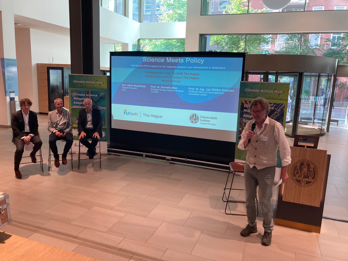 informusiccs's tweet photo. Hoe kunnen wetenschap en politiek samen optrekken na het IPCC-rapport? Expertpanel @tudelft | The Hague met wetenschappers @jwerisman @KornelisBlok en politicus @HenriBontenbal @cdavandaag @2eKamertweets @hrusschenberg @BehnamTaebi #ClimateAction #ClimateActionHub #climatechange https://t.co/L09jHjYs4z