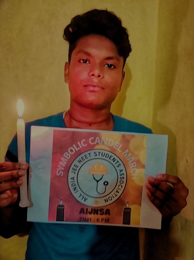 AIJNSA_official's tweet image. Students supported “AIJNSA SYMBOLIC CANDLE MARCH&quot;

AIJNSA will keep fighting for justice.
We will not stop &amp;amp; we will not accept injustice. Education revolution started.

#MODIJIextendNEEETUG 
#CandleMarchForNEETUG 
#JusticeForCBSEstudents2022