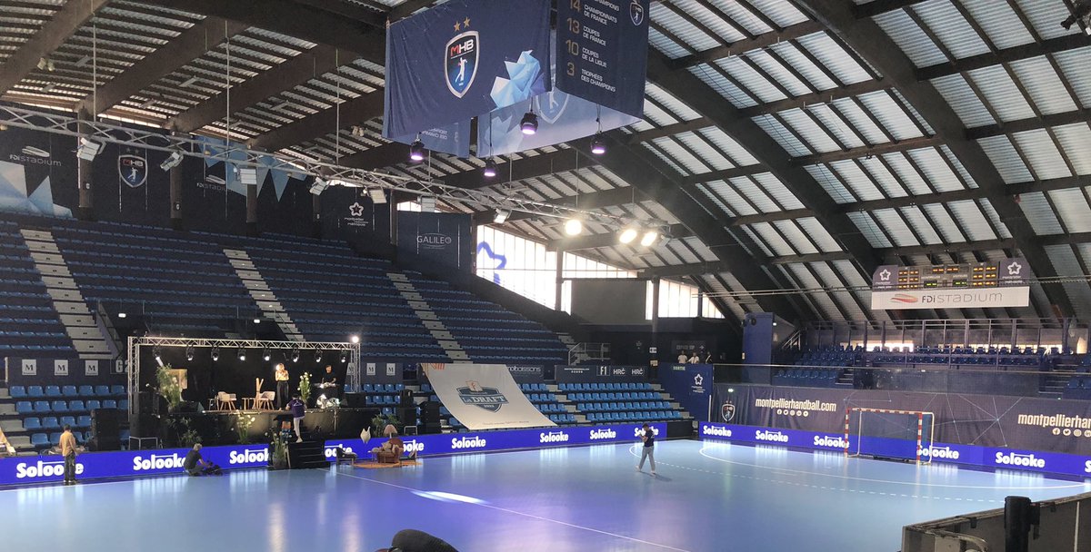 ChaireCoCrea's tweet photo. Pour répondre à l’éternelle question : comme je m’habille aujourd’hui ? @solooke_app #ladraft22 #factoryclub #nevergrowthalone https://t.co/rESQIvBKL2