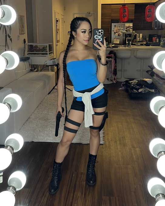 Putting the wig on later… But you get the idea 😉🧬 #residentevil #jillvalentine https://t.co/gFrFOebo