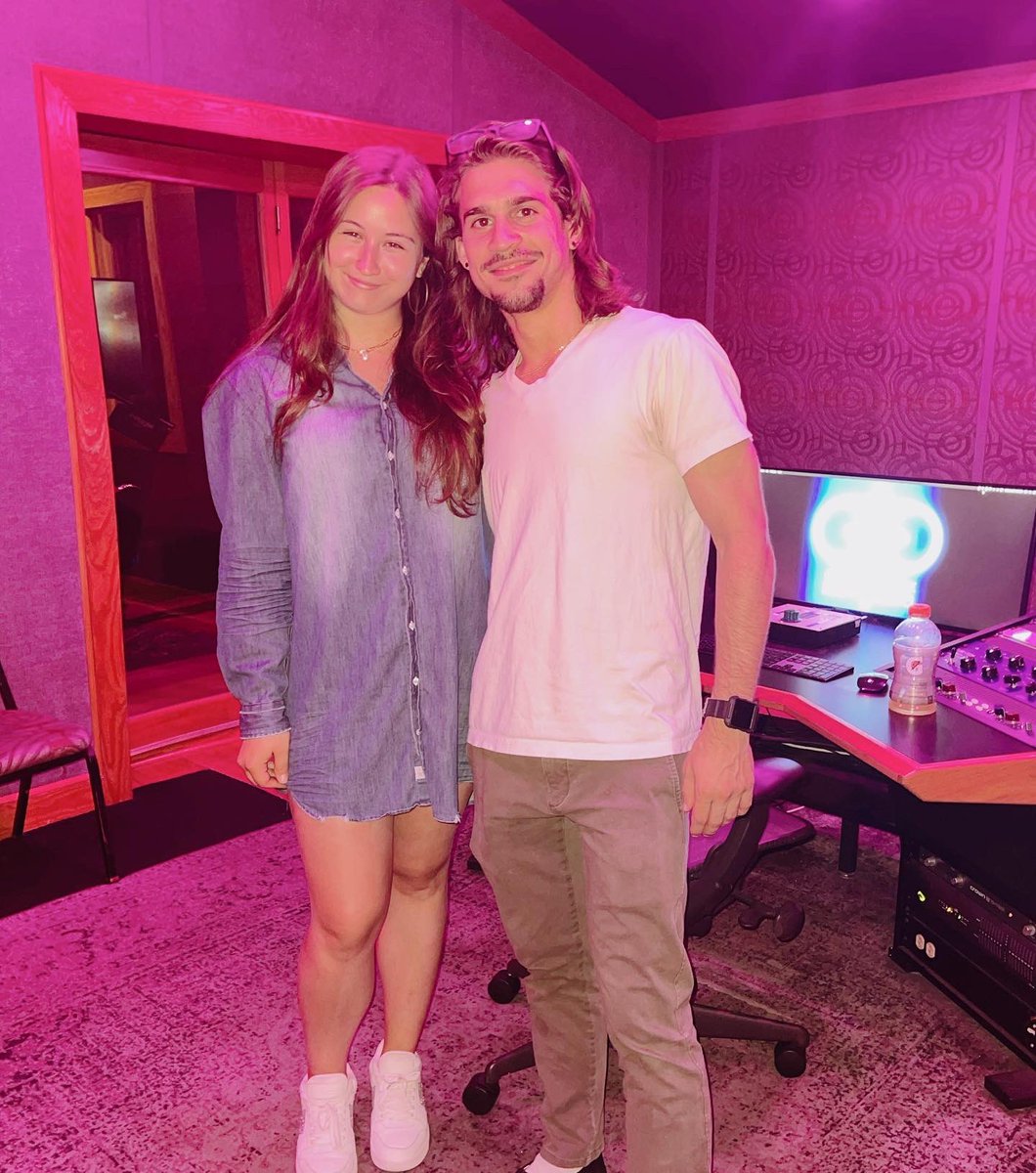 Another great session <a href="/gat3studio/">Gat3</a> ✨ Have some fun news to share soon 🙃 #charlottenc #newcountry