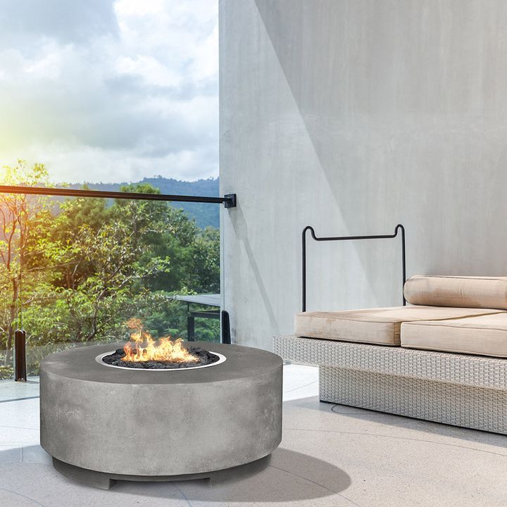 It's #FireFriday and the long holiday weekend is almost here! 🇺🇸  How about you spend a night with your loved ones around the Rotondo fire bowl? 🔥

Take advantage of our savings event and save 10% thru the 4th!
bit.ly/3qIZfyA