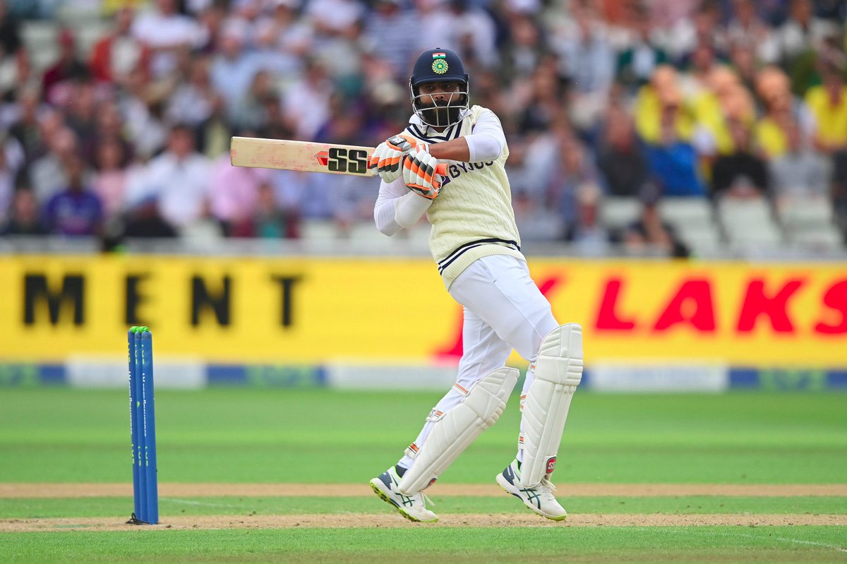 sachin_rt's tweet photo. Simply awesome @RishabhPant17!
Well done.👏

Crucial innings by @imjadeja. Rotated the strike well and played some amazing shots.

#ENGvIND https://t.co/9ACuhVlGTT