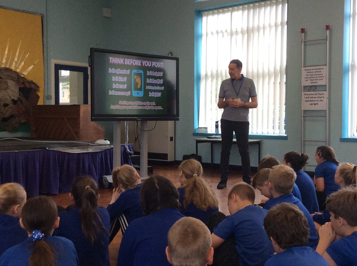 stmatthewsrc's tweet photo. It was brilliant to welcome Tony from @ClennellEd to talk to Y5 and Y6 about online safety. Tony delivered so many important messages to our young pupils. Thank you Tony. 👍 https://t.co/qWyOFGCAkl