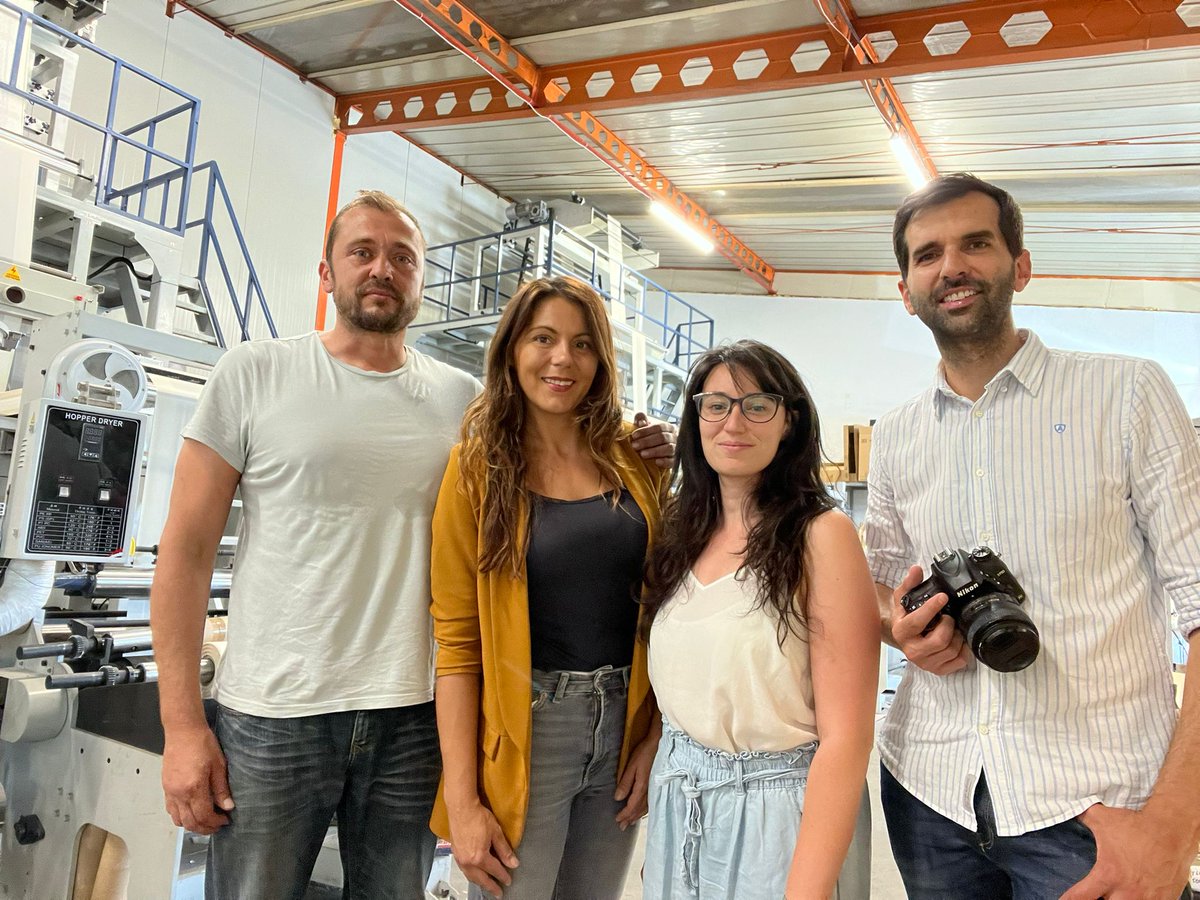 ECOFUNCO_BBI's tweet photo. This week, @KNEIA_official team has visited @mi_sustainable to record the outcomes of ECOFUNCO research: materials production!
Stay tuned for the final video 🙌
Thanks Ivona, Filip and the Bio-Mi team for being such great hosts and actors 🎦
#aCircularFuture https://t.co/yz461Cj19t