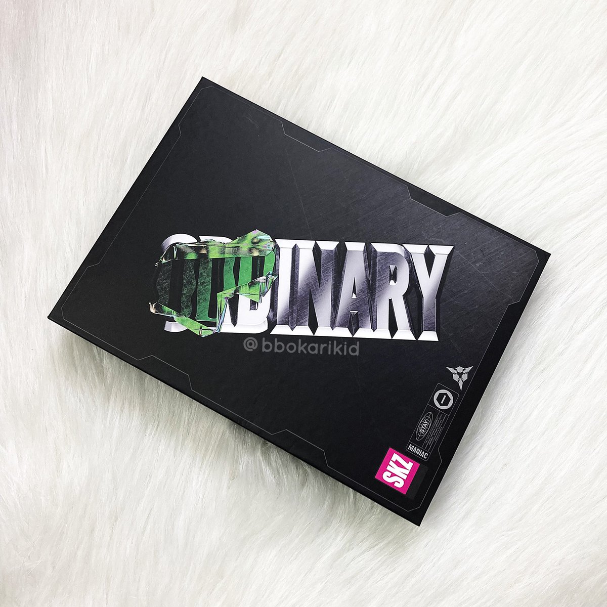 bbokarikid's tweet photo. my fiancรฉ came home and surprised me with this yesterday! still crying ๐ญ
.
.
#skz #ODDINARY #oddinaryalbum #skzalbum #skzoo #straykids #straykidsalbum #skzphotocards #mypic https://t.co/AsBor00Nwx