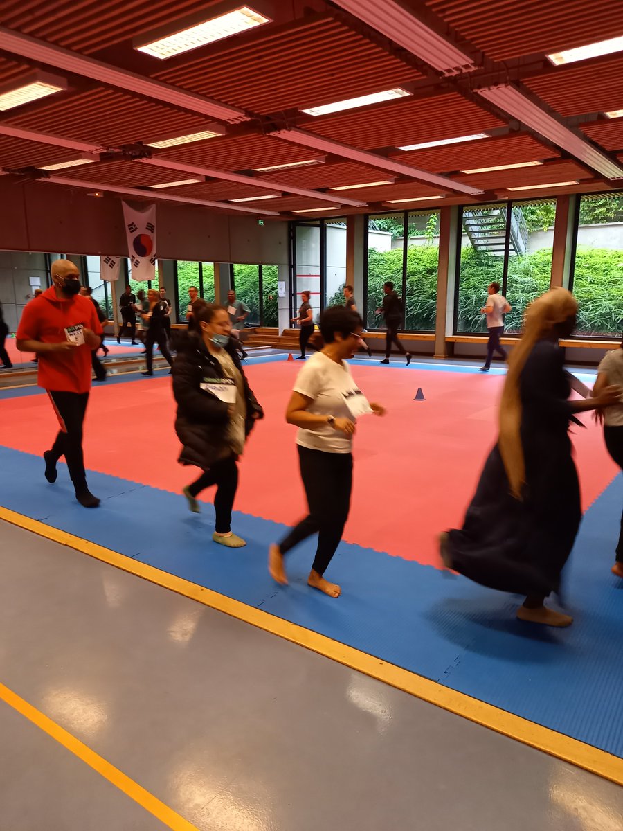 Cecile_B_94's tweet photo. L'évènement du stade vers l'emploi du 30 juin 2022
s'est déroulé au stade Leo Lagrange de Cachan organisé par le Pole Emploi Cachan et la ligue d'athlétisme. 
Belle journée conviviale autour d'activités sportives et de recrutements. https://t.co/bXZp14f7WZ