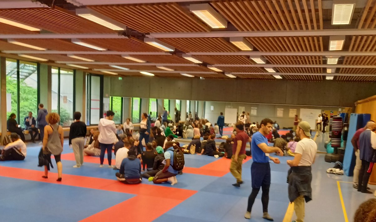 Cecile_B_94's tweet photo. L'évènement du stade vers l'emploi du 30 juin 2022
s'est déroulé au stade Leo Lagrange de Cachan organisé par le Pole Emploi Cachan et la ligue d'athlétisme. 
Belle journée conviviale autour d'activités sportives et de recrutements. https://t.co/bXZp14f7WZ