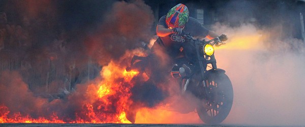 More Action? More Stunts? More Pics? Look here: schaudichan.com/foto-galerie-2…

#Hamburg #HamburgHarleyDays #Stuntshow #Motorcycle #MaciejBielicki #DOP #Wheelies #Burnouts