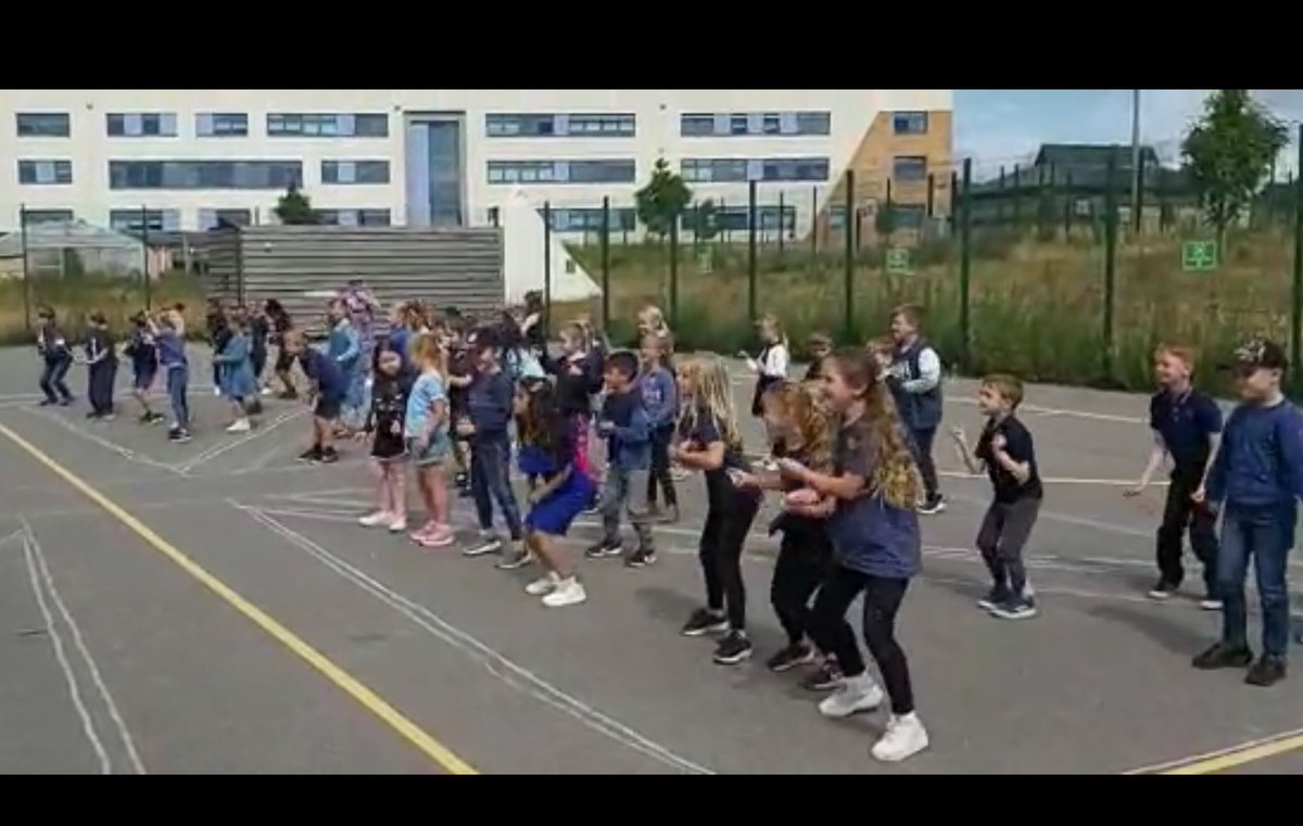 ysgolyddraig's tweet photo. #YYDrheidol We had so much fun performing our disco routine this morning in our Dragon Dance! Thank you @MCD_ance for all your help over the last two weeks, we’ve had so much fun! 🕺🏼💃💫✨ https://t.co/w9he0fZbzS