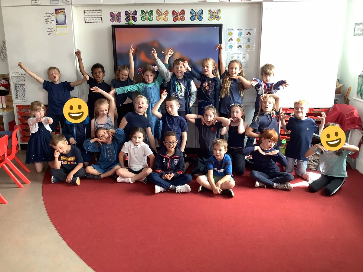 ysgolyddraig's tweet photo. #YYDrheidol We had so much fun performing our disco routine this morning in our Dragon Dance! Thank you @MCD_ance for all your help over the last two weeks, we’ve had so much fun! 🕺🏼💃💫✨ https://t.co/w9he0fZbzS
