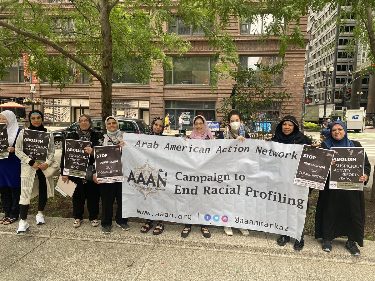 aaanmarkaz's tweet photo. Join us NOW at FEDERAL PLAZA for a press conference as we announce our latest report from our Campaign to End Racial Profiling! #StopSARS #StopRacialProfiling #EndRacialProfiling

Tune in to the Facebook Live here:
https://t.co/5XhZeDoZNn https://t.co/ZRvJTS3Kbp