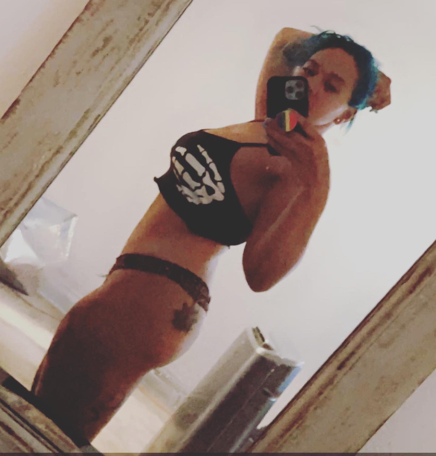 Any cuties in Colorado looking to collab? https://t.co/uCHCom4F2Q
