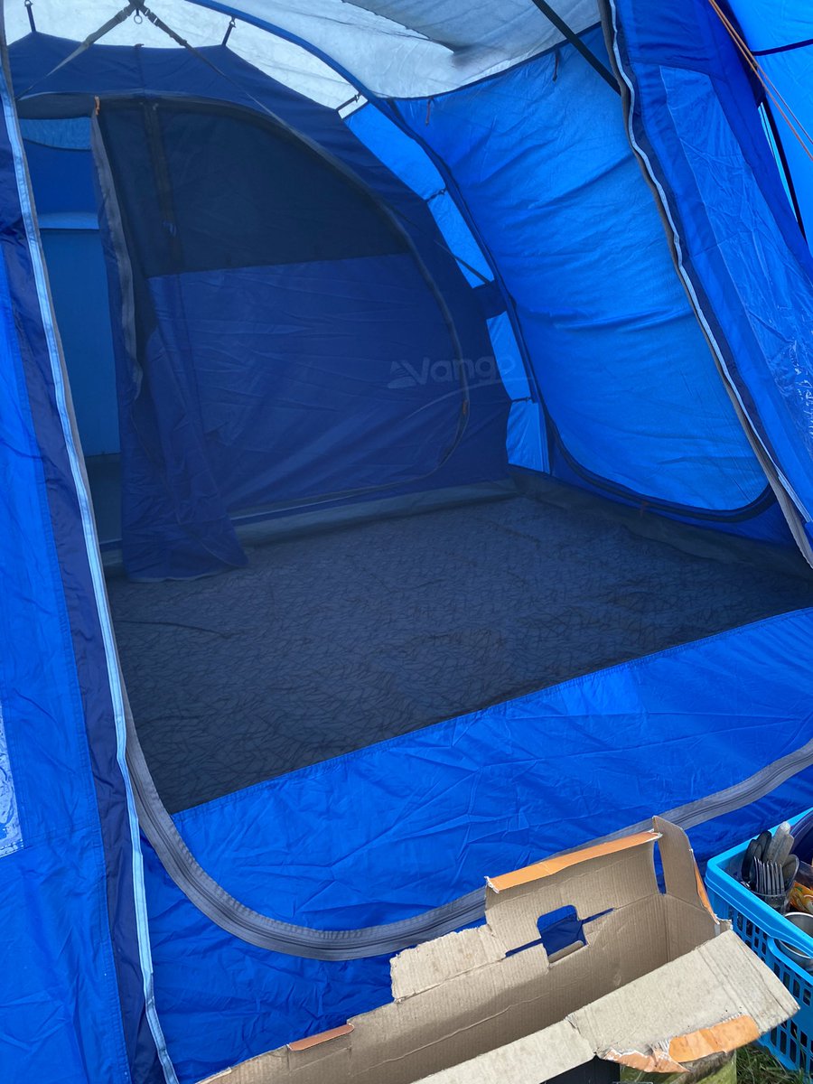 BriShaw81's tweet photo. @Endure24uk we’re here!!!! ⛺️ 

Now only if the rest of our team would put their foot down and get here we can get the party started 😜

#TeamRacecheck 🟢⚫️⚪️ https://t.co/3jK5Cn9Uiz