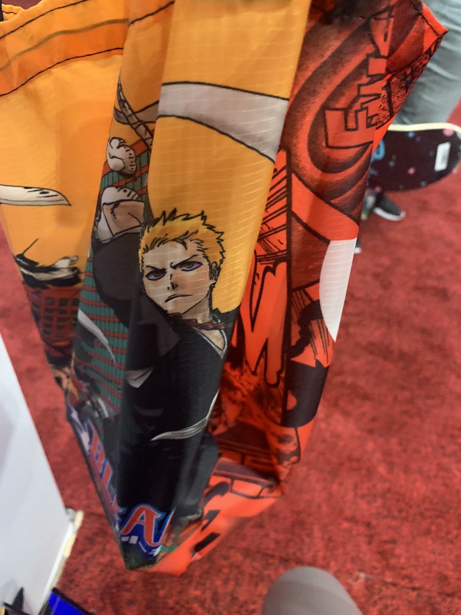 Hypno on X: Bleach at the Viz booth in #AnimeExpo2022 Get a new breathes  from hell tote bag with purchase of $20 or more, merch includes 20th  anniversary limited edition volume 1