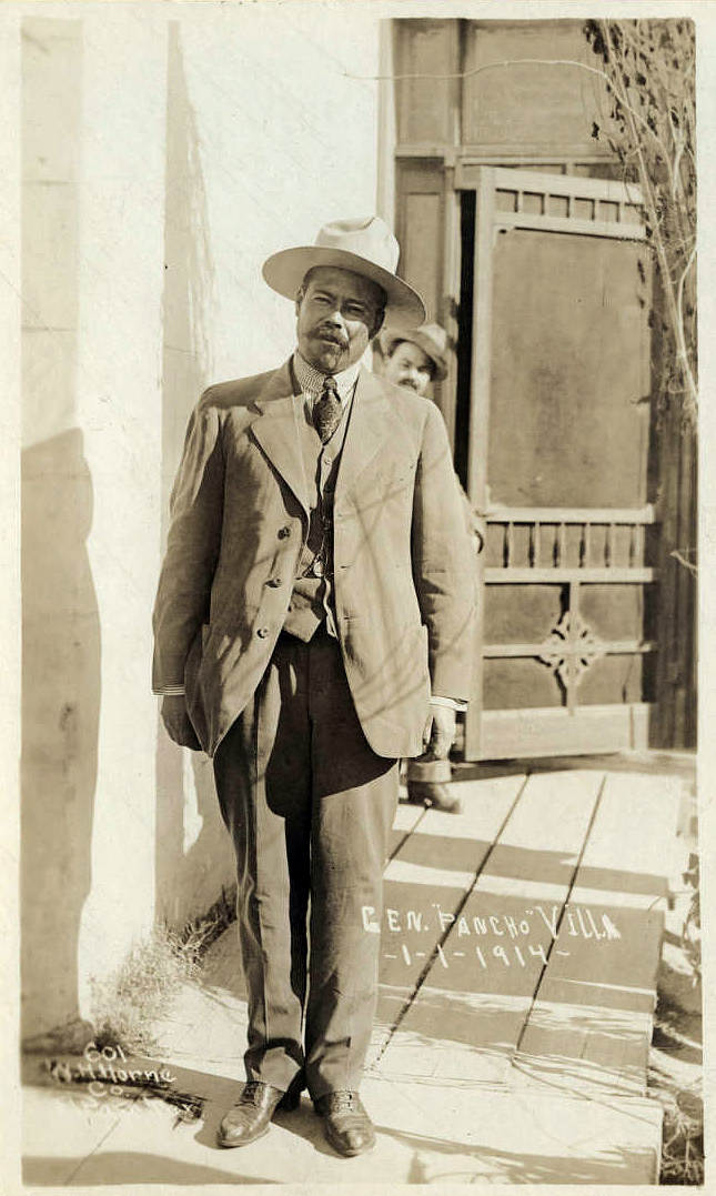 Pancho Villa in El Paso on Jan. 1, 1914. At this time he was at the height of his power and popularity, such that the U.S. government considered recognizing him as Mexico's legitimate authority. Another great  photo from SMU's Degolyer Library. More here: digitalcollections.smu.edu/digital/collec…
