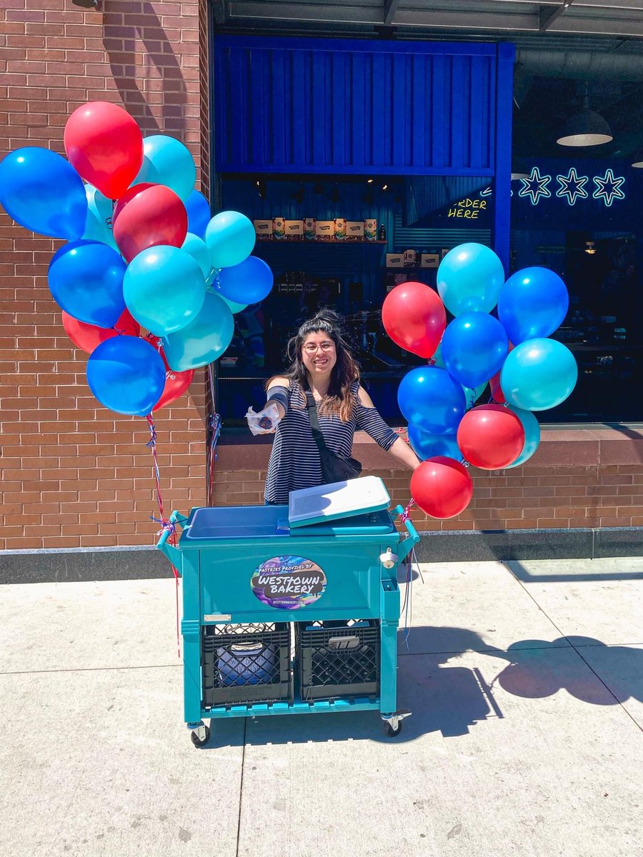 The #CakeballCart is out in <a href="/GallagherWayChi/">Gallagher Way Chicago</a> from 11AM-1 PM! We're giving away cakeballs to all fans* attending this afternoon's game, while supplies last. Come and say hello!⁠
⁠
*Excluding <a href="/RedSox/">Red Sox</a> fans 😉⁠
Just Kidding. Maybe.

Go <a href="/Cubs/">Chicago Cubs</a>