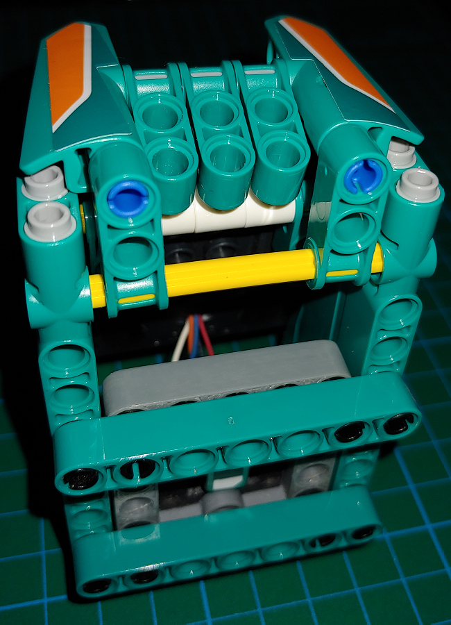 zeromem0's tweet photo. AQM CO2 traffic light. DIY BLE gadget with 
@M5Stack  #M5Stack_CORE2, @sensirion #SCD41,  
@panasonic SN-GCJA5. Lego desk stand.
That's what it looks like on the inside. #M5Unified #MakeItWithSensirion https://t.co/Xe82hb3tA8
