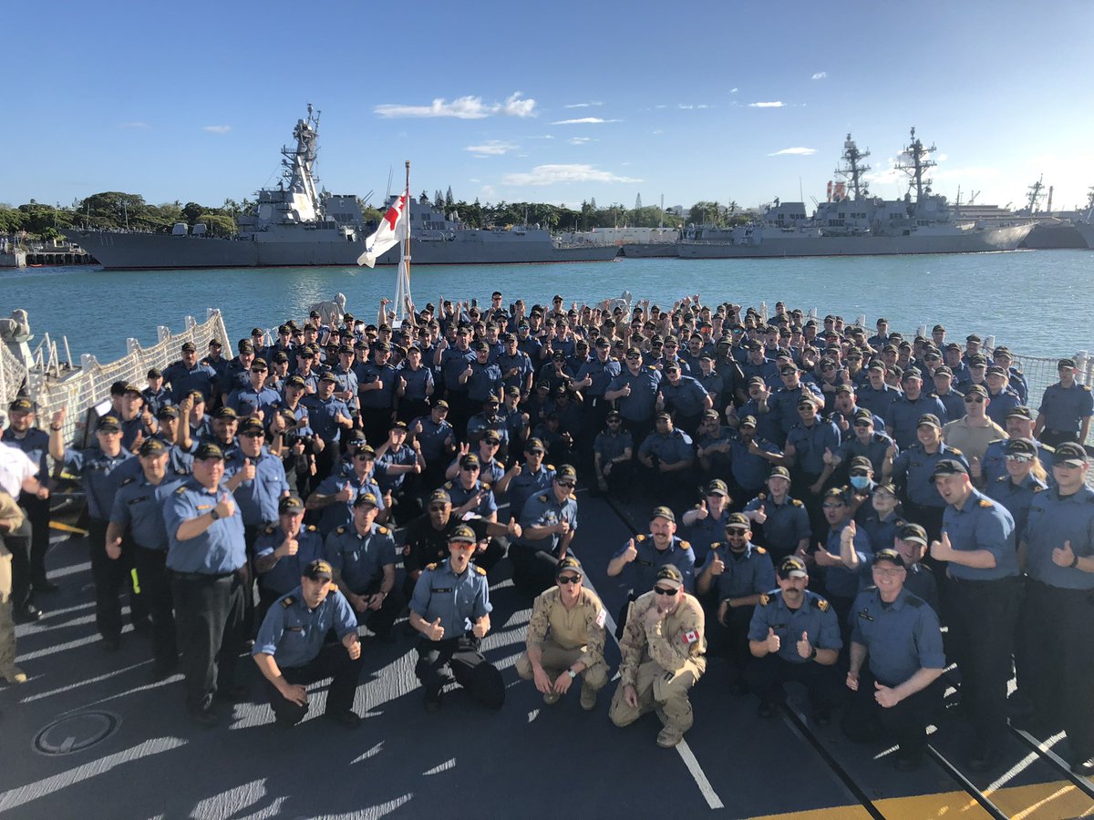 Happy #CanadaDay from the #BattleCats 

Currently in #Hawaii for #Rimpac2022 @HMCSNCSMVan is missing everyone at home, but eh, they’re doing okay. 

🇨🇦⚓️🌸