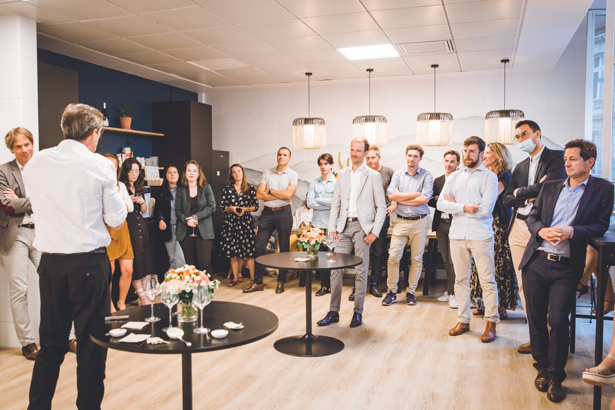 L'innovation était au rendez-vous pour la Lynx partners Summer Party ! Un grand merci à <a href="/Enthoven_R/">Raphaël Enthoven</a> pour sa formidable conférence, à <a href="/Garou_VR/">Garou_VR</a>  et @Treedys qui nous ont inspirés à travers de nouvelles expériences et à <a href="/mpeyrondet/">Manuel Peyrondet</a> pour sa sélection de grand crus! #lynxpartners