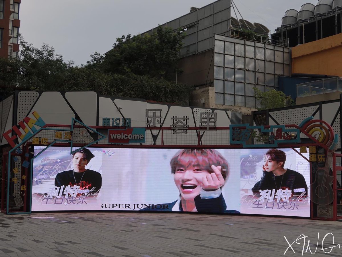 XINGG1004's tweet photo. Happy Birthday My Angel！
@special1004 
Many love from Xi'An in China. we are very miss you so much.❤️
#leeteuk #LEETEUK #HappyLeeteukDay 
#천사_이특_하늘에서_내려온_날 https://t.co/lUMlCGkDmY