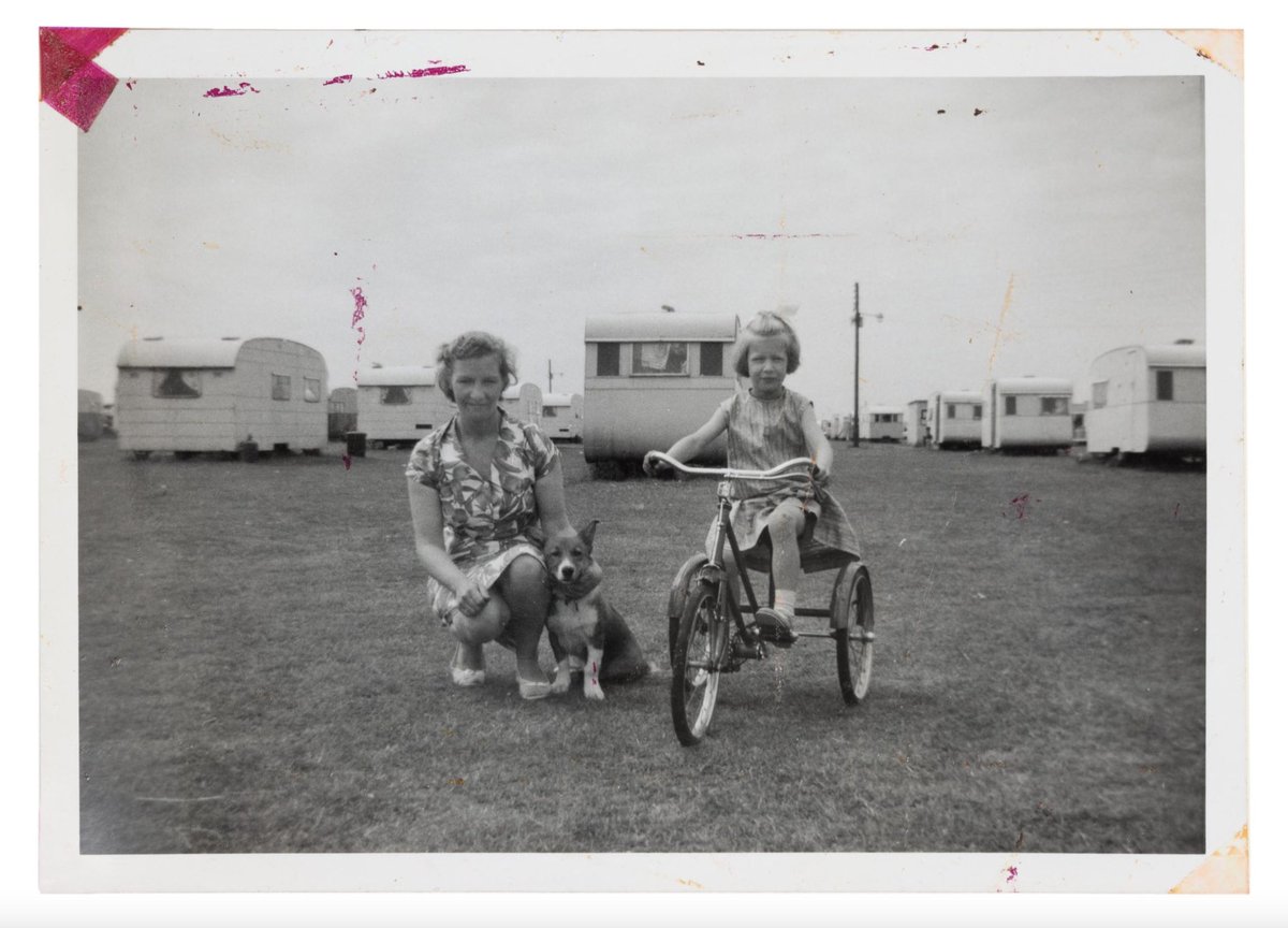 OPEN CALL: #GENERATIONSarchive 
Which photographs tell the story of your family? We are inviting you to share photos that show what family means to you as part of #B2022 <a href="/birminghamcg22/">Birmingham 2022</a> Submit your photograph via our website today! 
<a href="/Multistory/">Shadow</a> <a href="/ace_midlands/">ACE Midlands</a> <a href="/HeritageFundUK/">The National Lottery Heritage Fund</a>