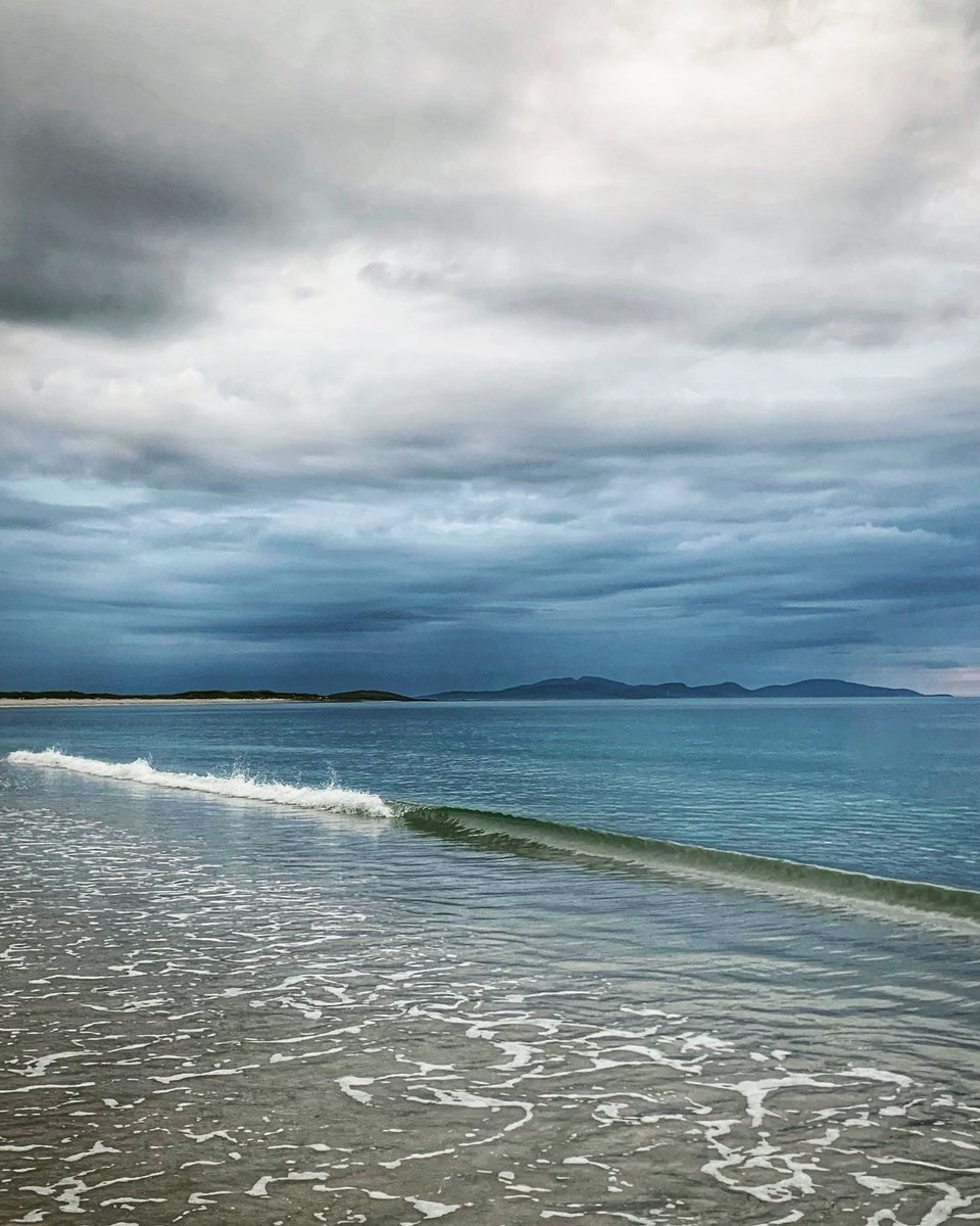 frenchscotjeff's tweet photo. By the sea,
Listening to the waves…
#weekendvibes
#dailyreset #meditation #pause #breathe #listen #pausingforpeace
#beachloving
#souljourney #motivateyourself
#oceantime
#seatherapy #seasoulblessings
#natureconnection #bluemind #jefinuist #OuterHebrides #Scotland https://t.co/quvtce2xBU
