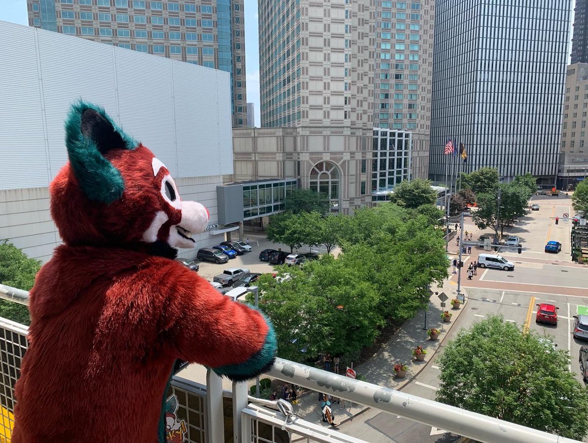 SnorkelRandulf's tweet photo. Big city vibes! #Anthrocon2022 https://t.co/SWW5U0oFeJ