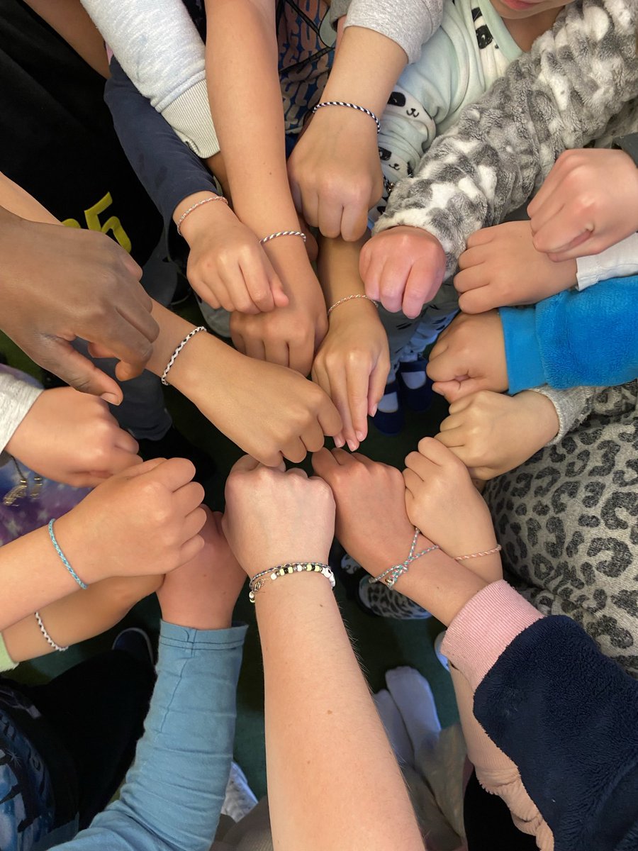 Miss Maxwell tweet media